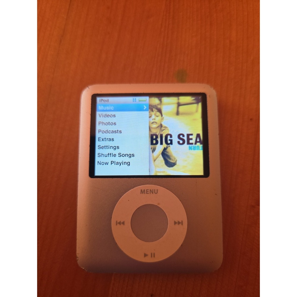 Apple Ipod 3rd Gen 4g Over 200 Songs Included